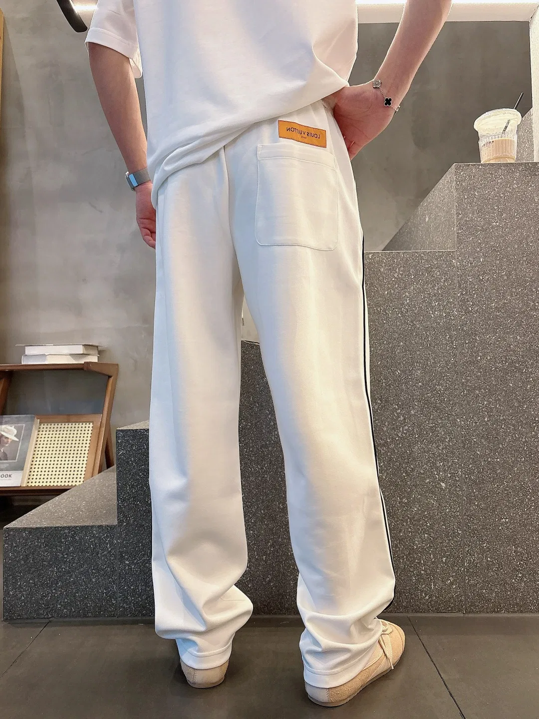 LV 27FW WBOJRAP 044 스웻팬츠 17