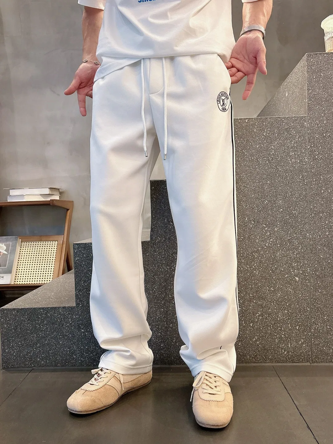 LV 27FW WBOJRAP 044 스웻팬츠 21