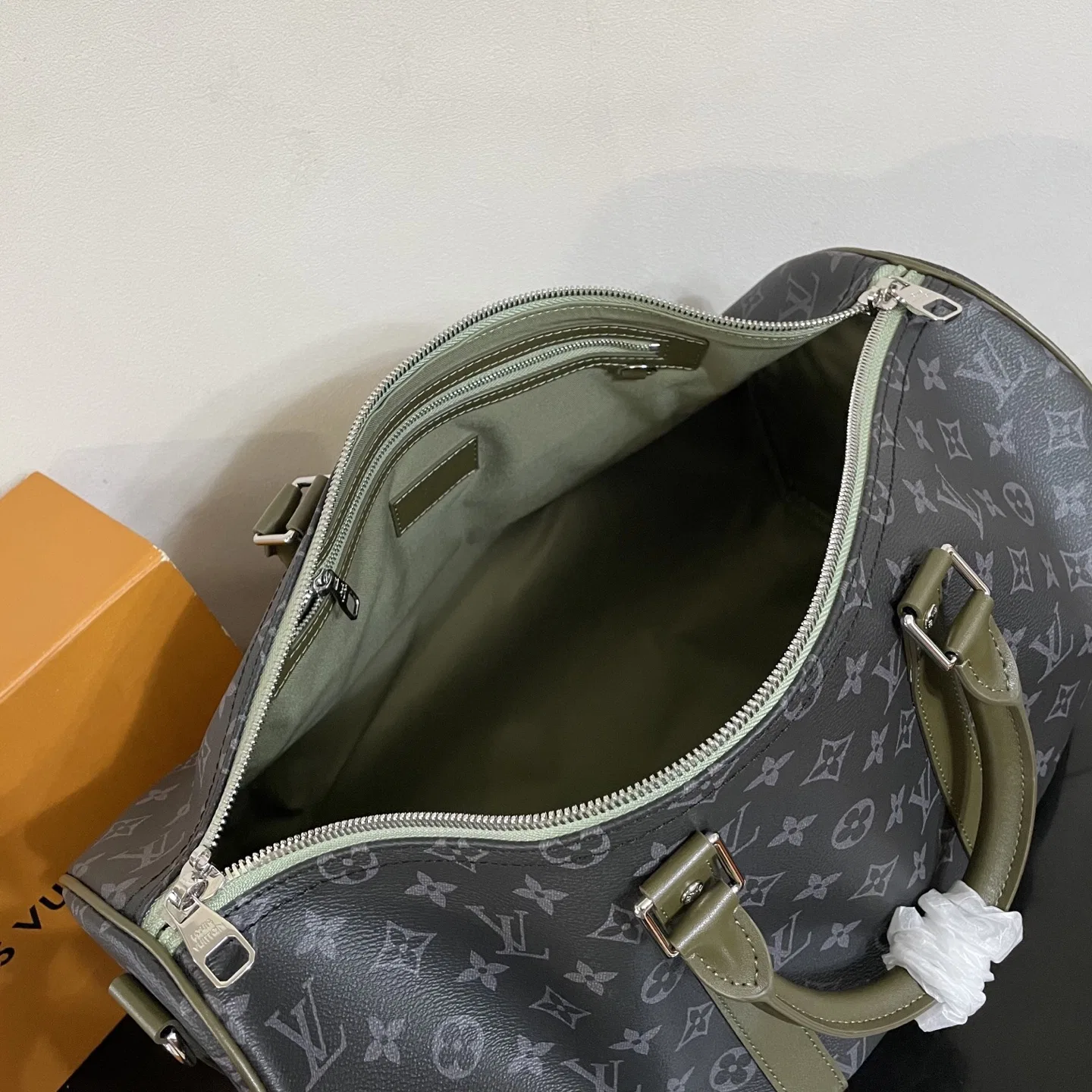 LV 27FW WBOJRAP 067 토트백 8