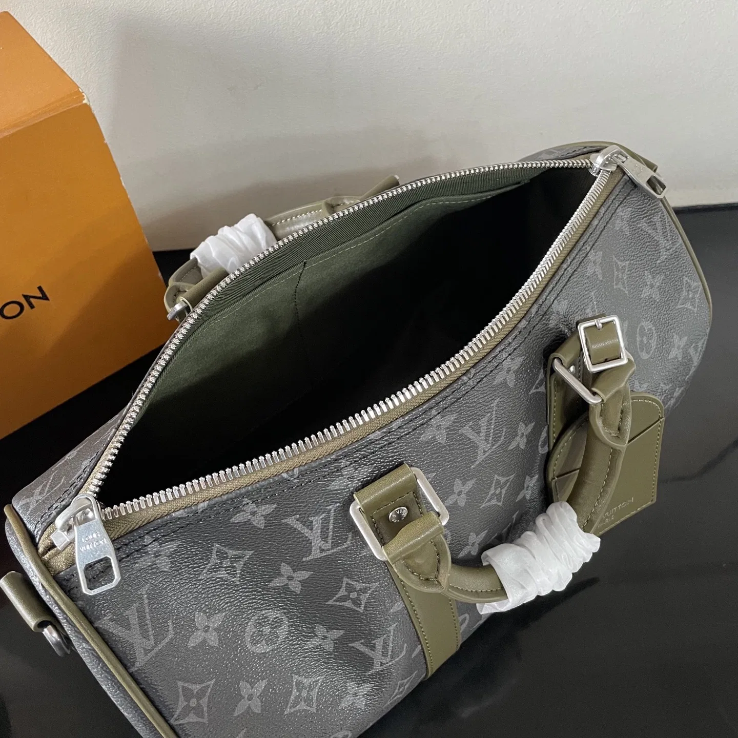 LV 27FW WBOJRAP 068 토트백 9