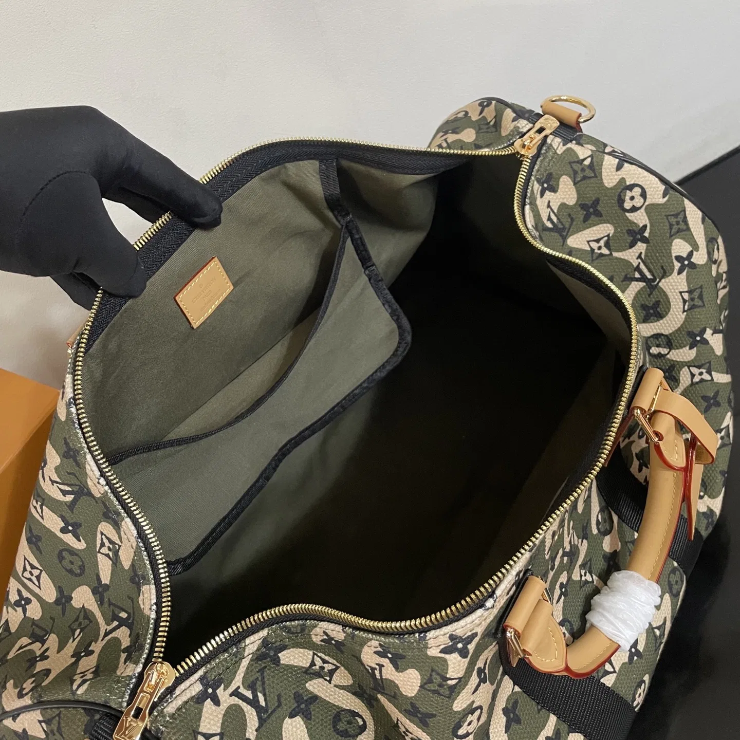 LV 27FW WBOJRAP 071 토트백 8