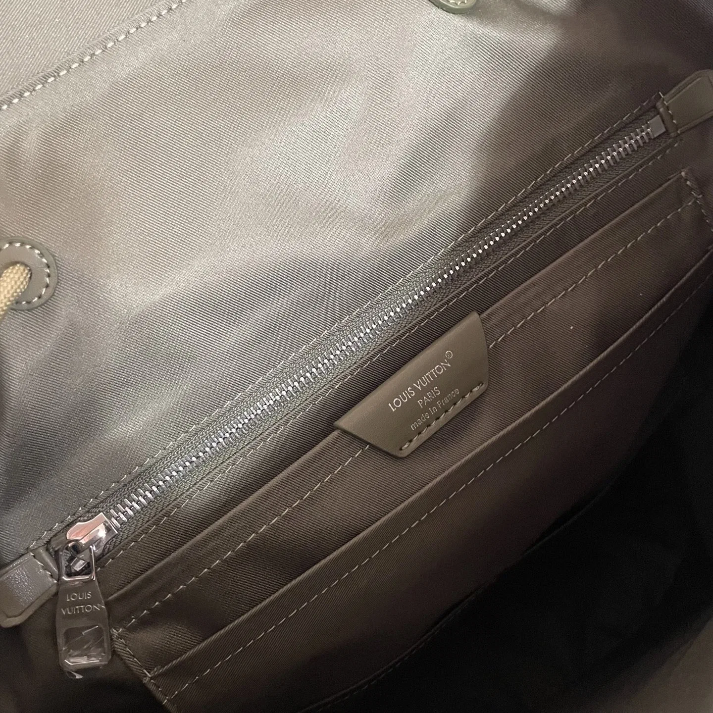 LV 27FW WBOJRAP 072 백팩 9