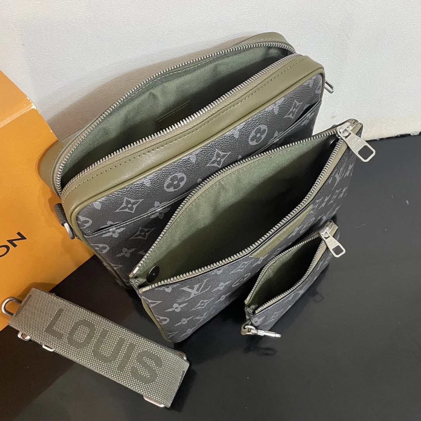 LV 27FW WBOJRAP 073 크로스백 8