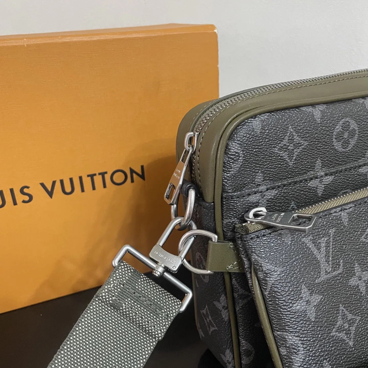 LV 27FW WBOJRAP 073 크로스백 7