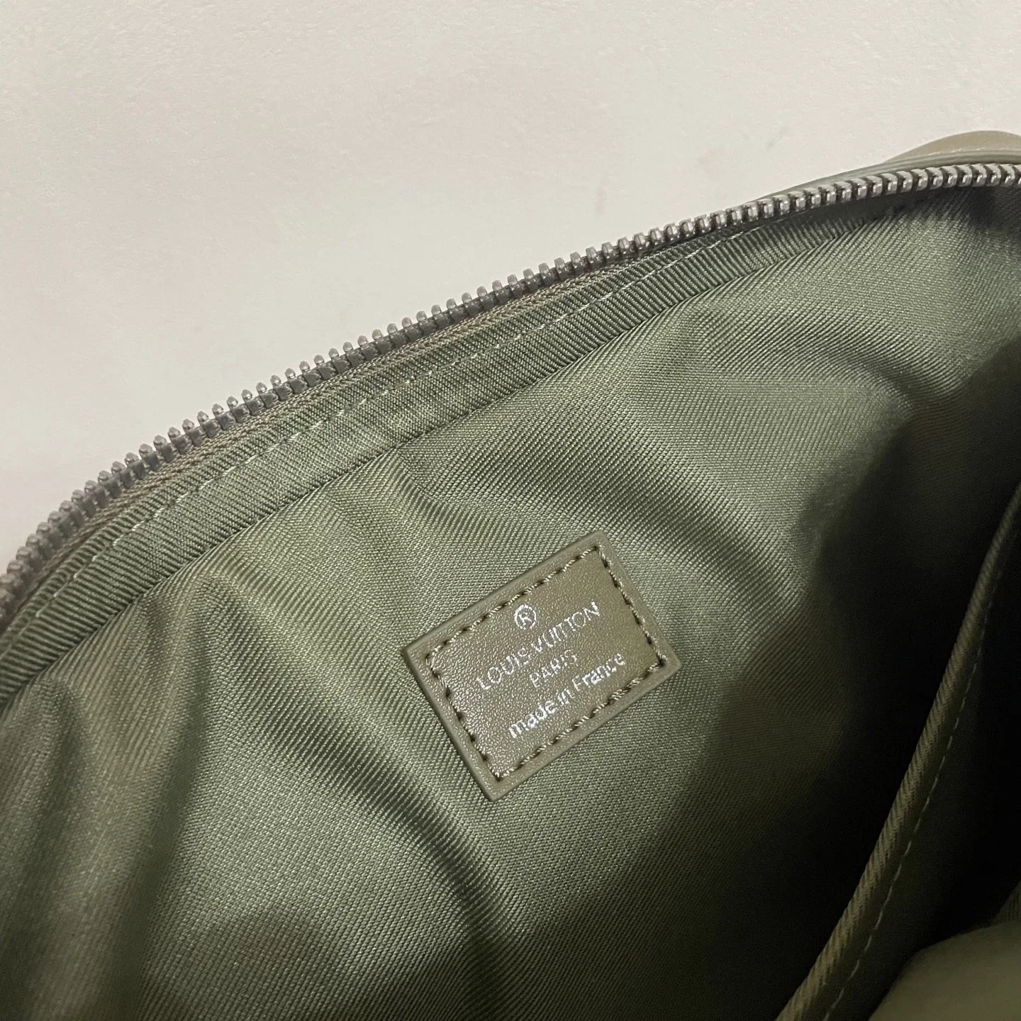 LV 27FW WBOJRAP 073 크로스백 9