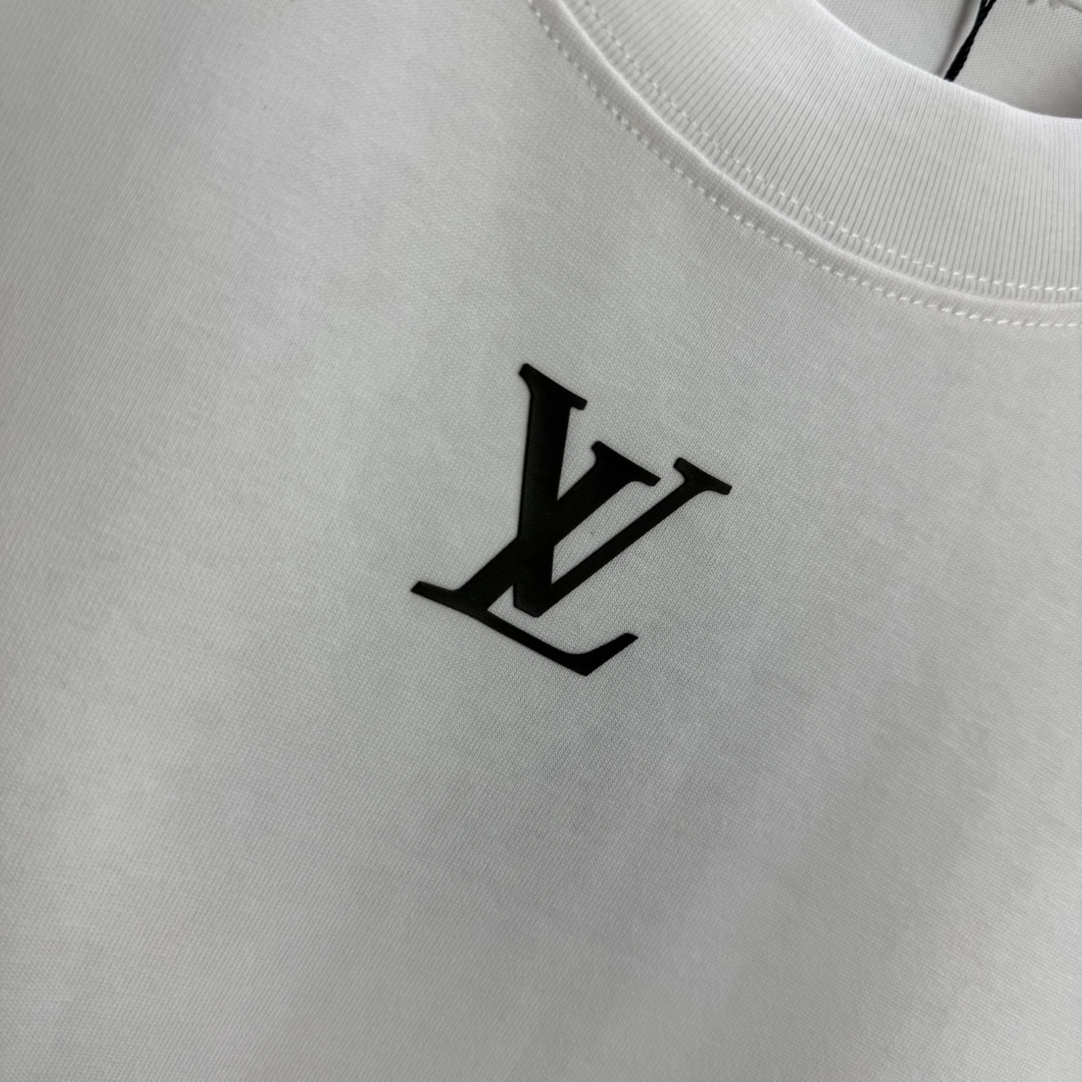 LV 27FW XCJJSKI 001 반팔티셔츠 12