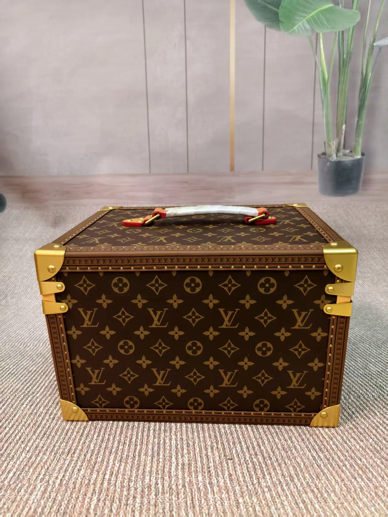 LV 27FW XHWLRED 003 시계보관함 7