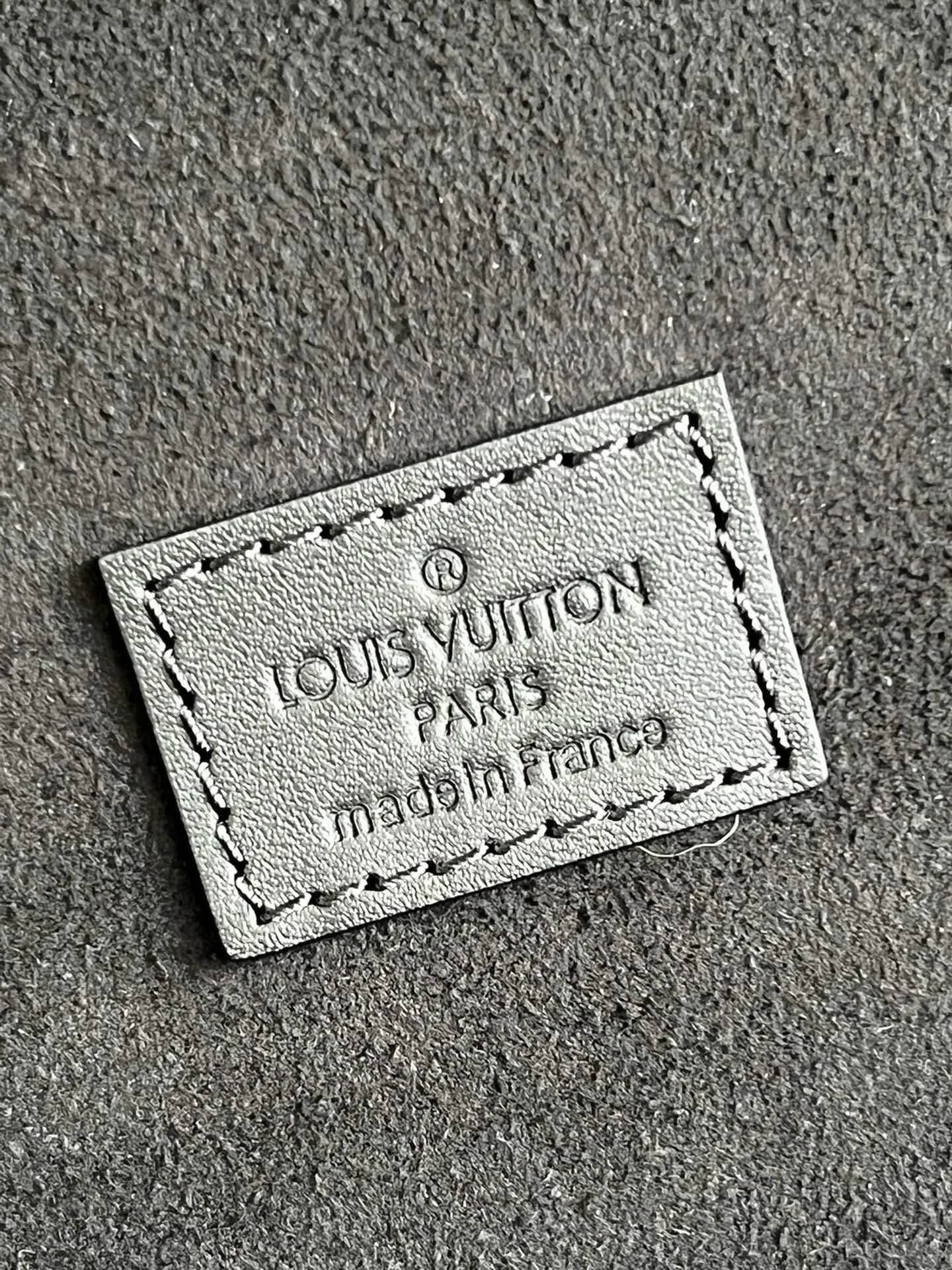 LV 27FW XHWLRED 004 악세사리보관함 9