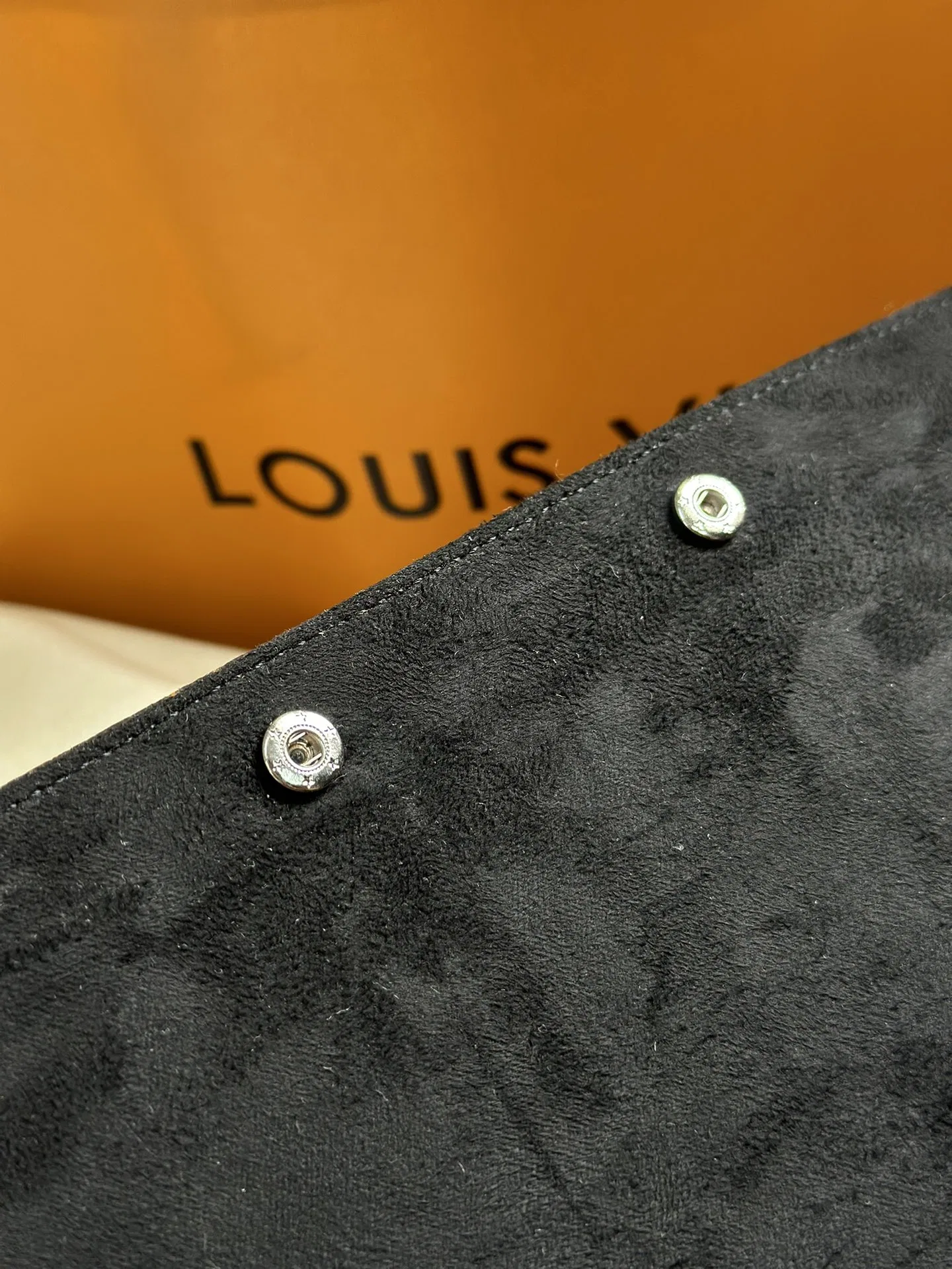 LV 27FW XHWLRED 005 시계보관함 19