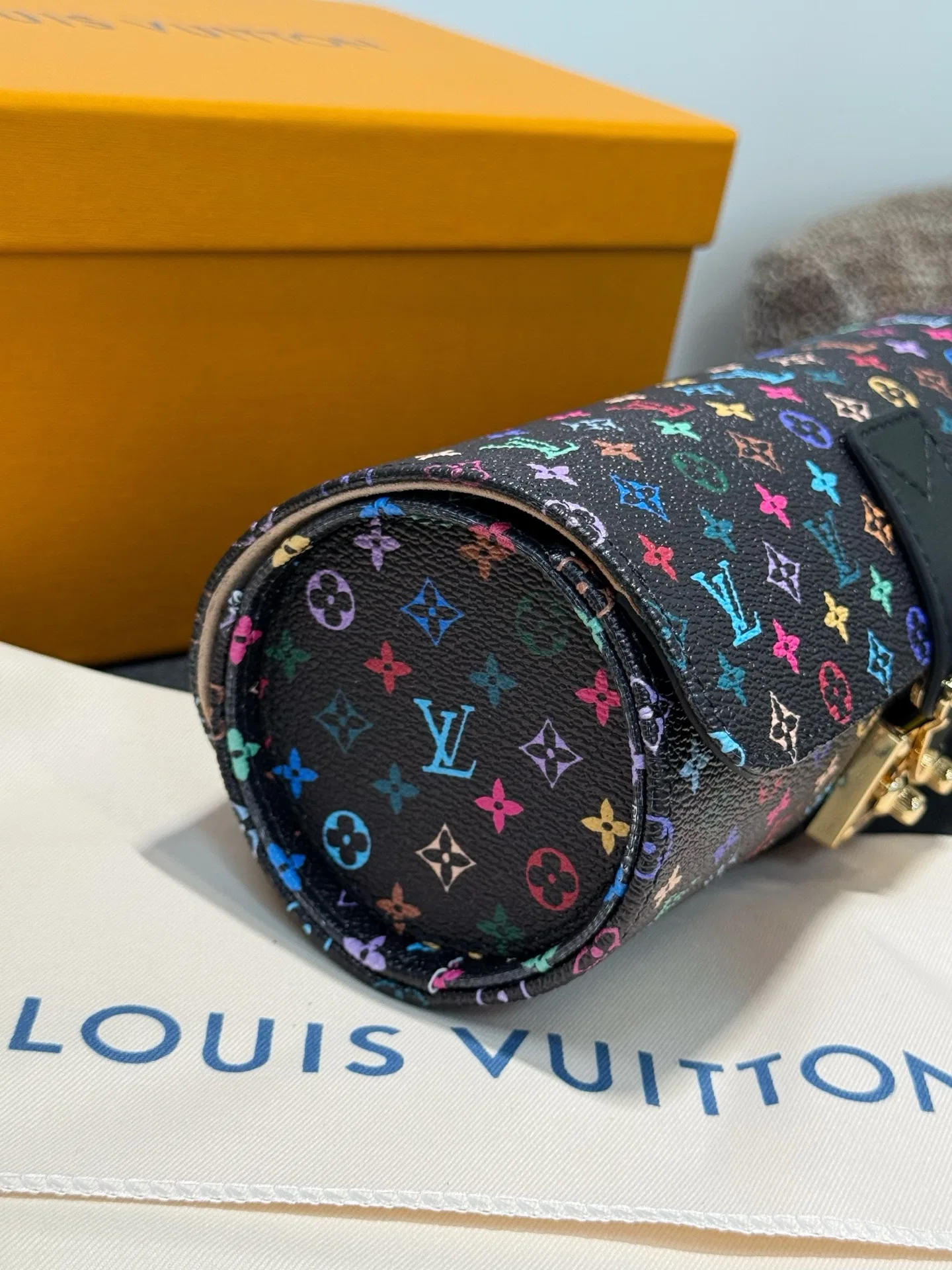 LV 27FW XHWLRED 006 시계보관함 27