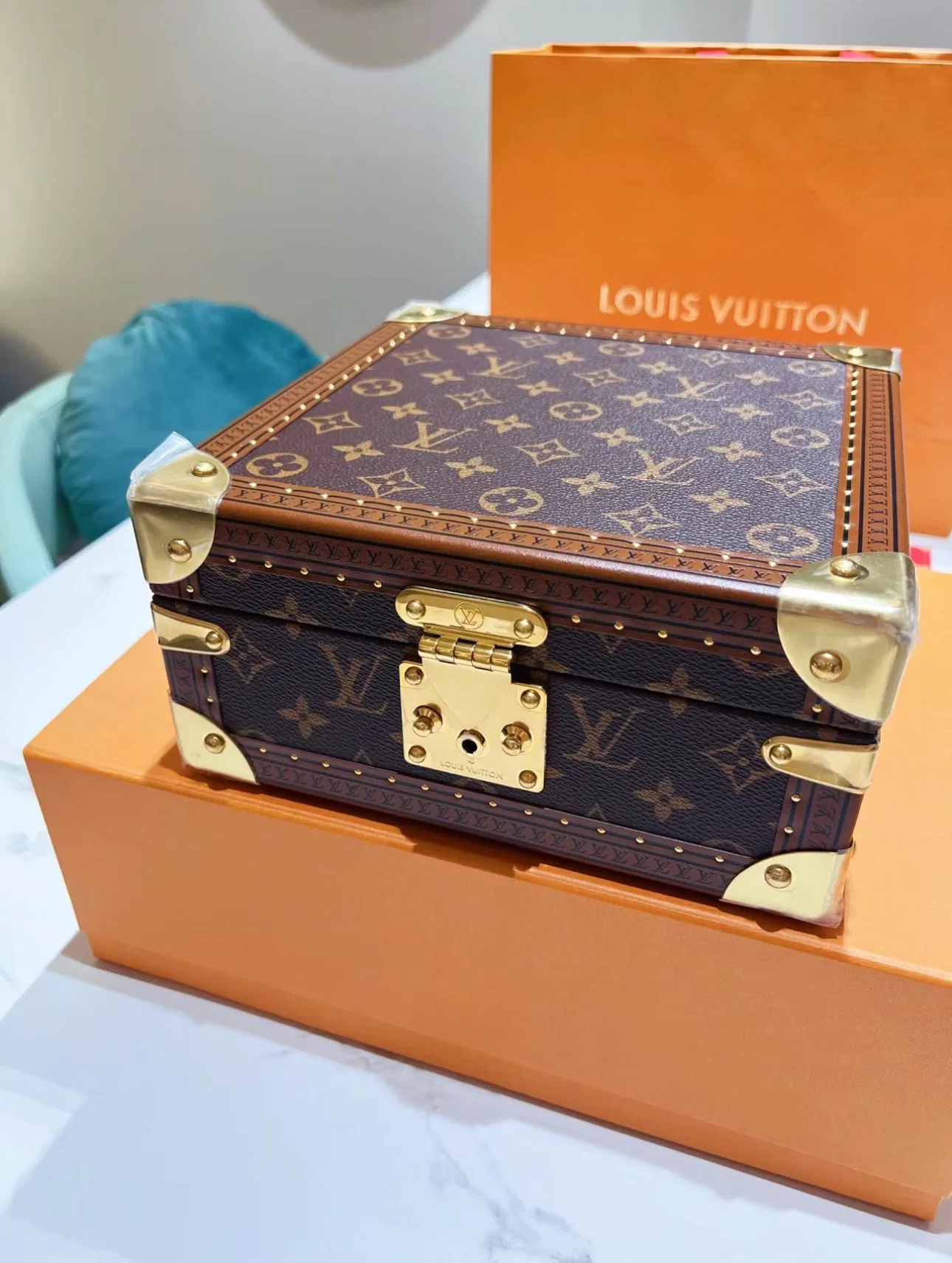 LV 27FW XHWLRED 007 악세사리보관함 9