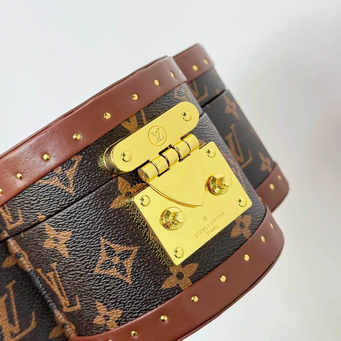LV 27FW XHWLRED 008 악세사리보관함 8