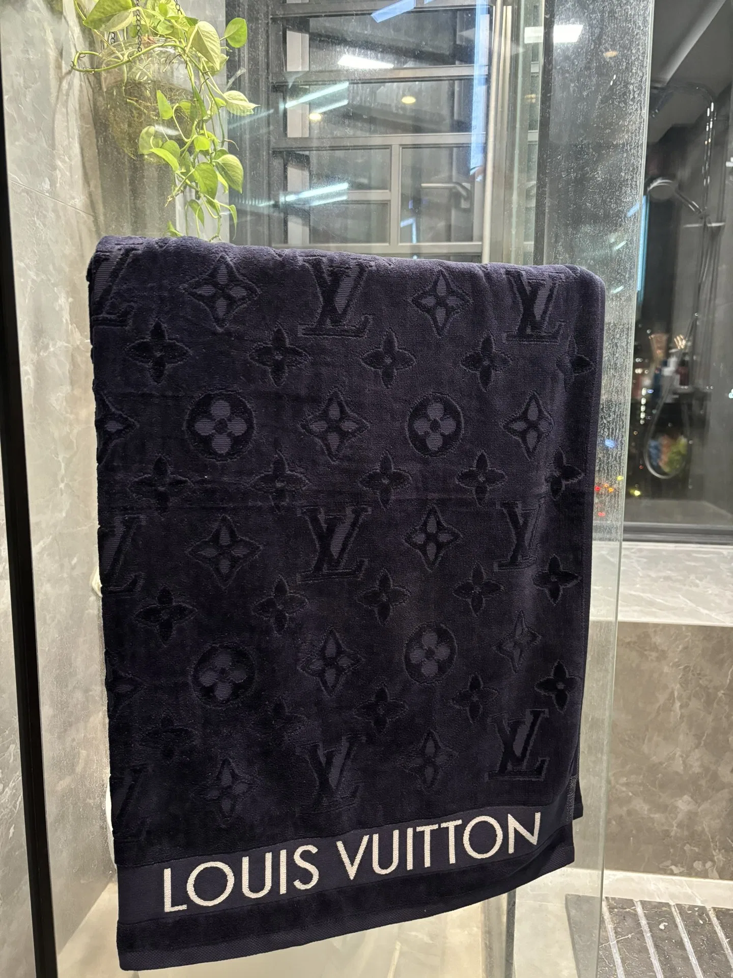 LV 27FW XHWLRED 015 타올 12