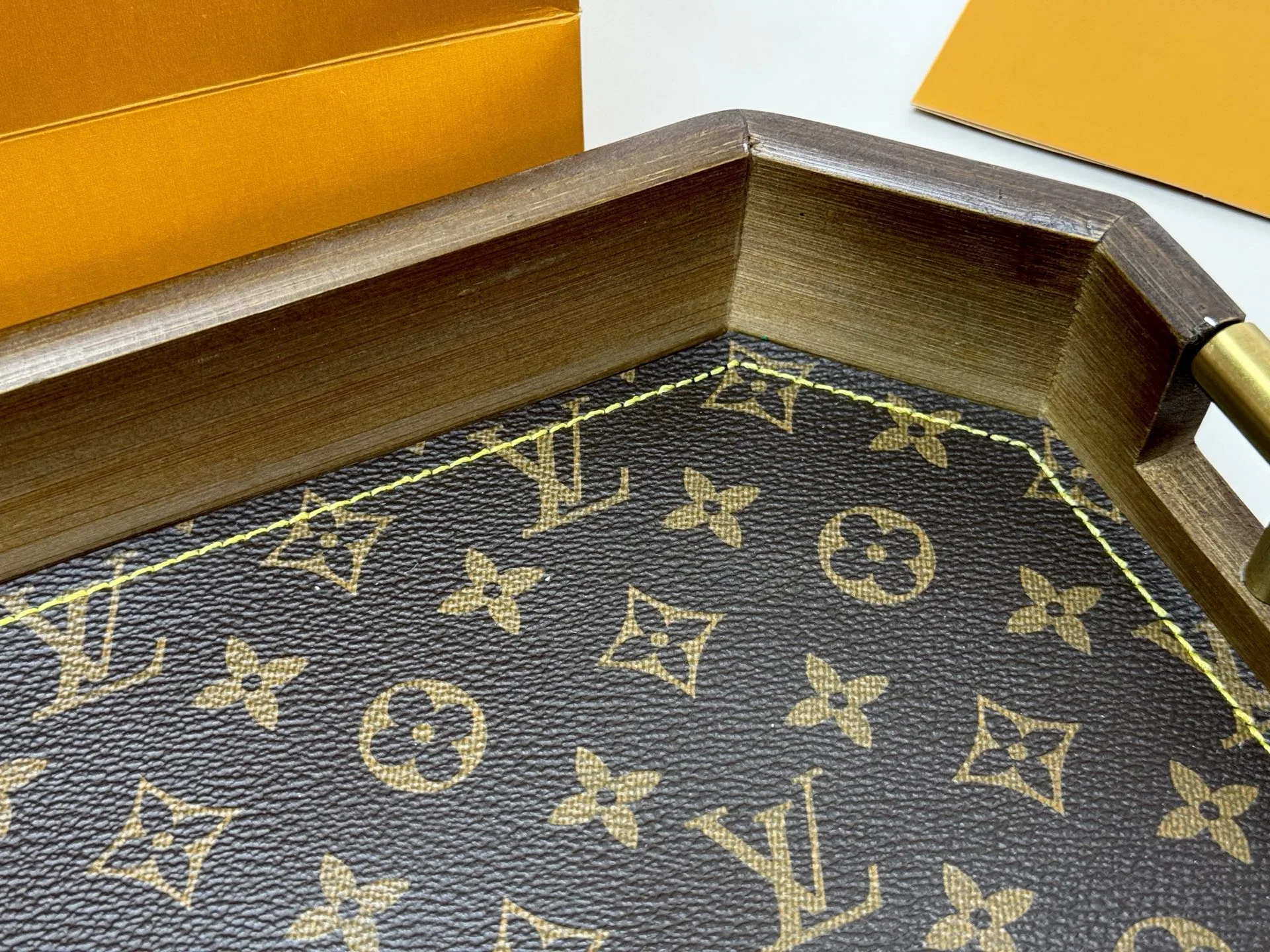 LV 27FW XHWLRED 022 트레이 9