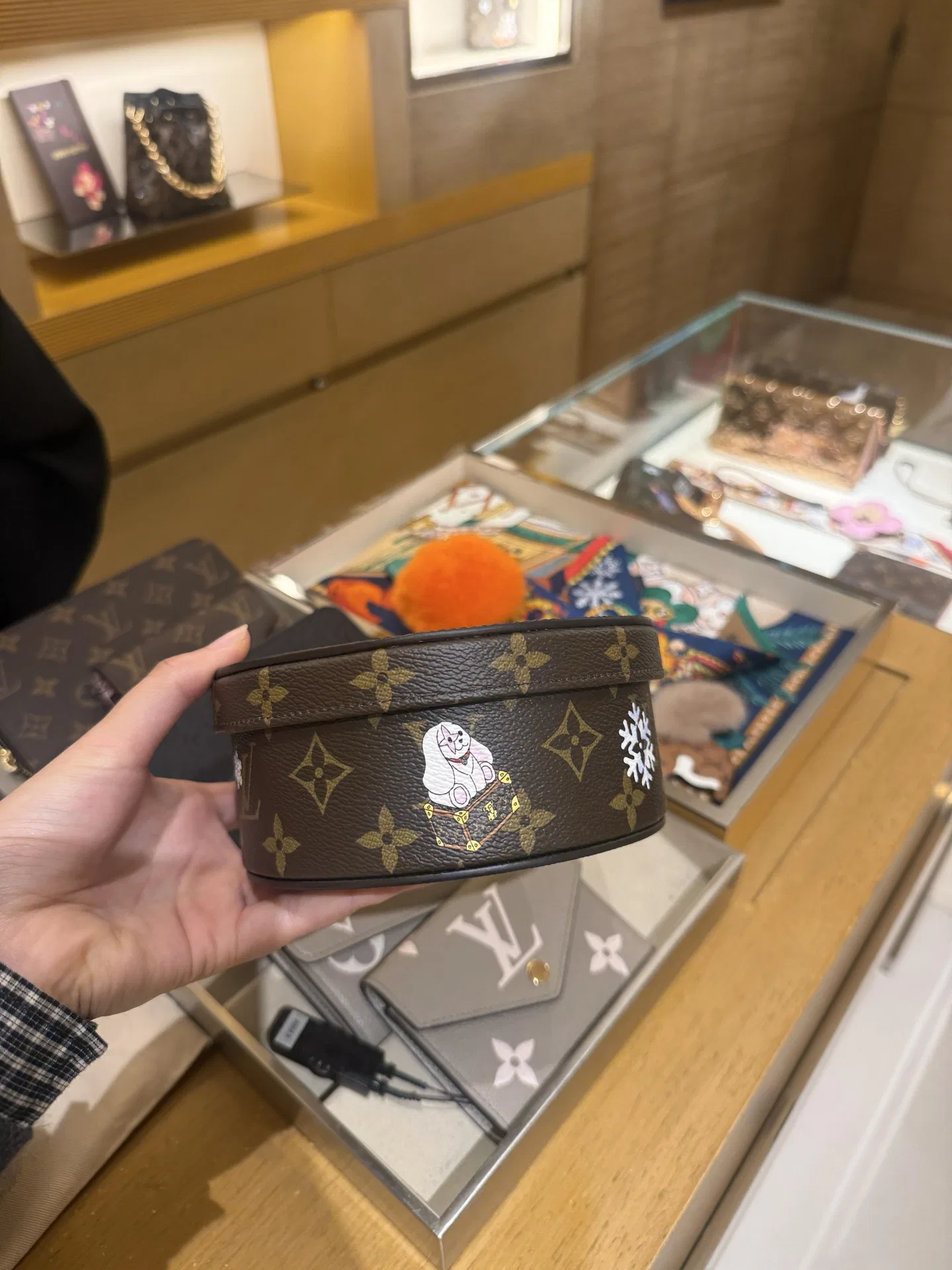 LV 27FW XHWLRED 027 상자 26
