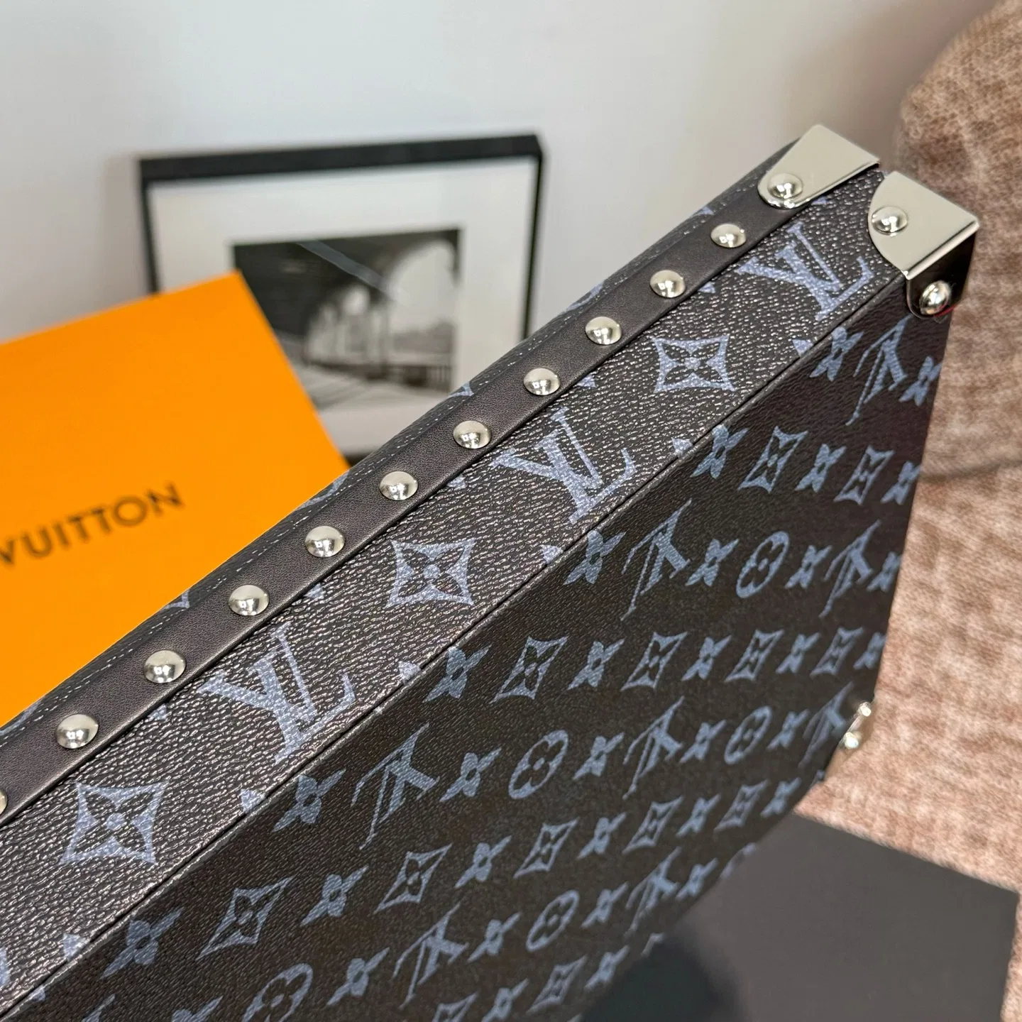 LV 27FW XHWLRED 028 트레이 8