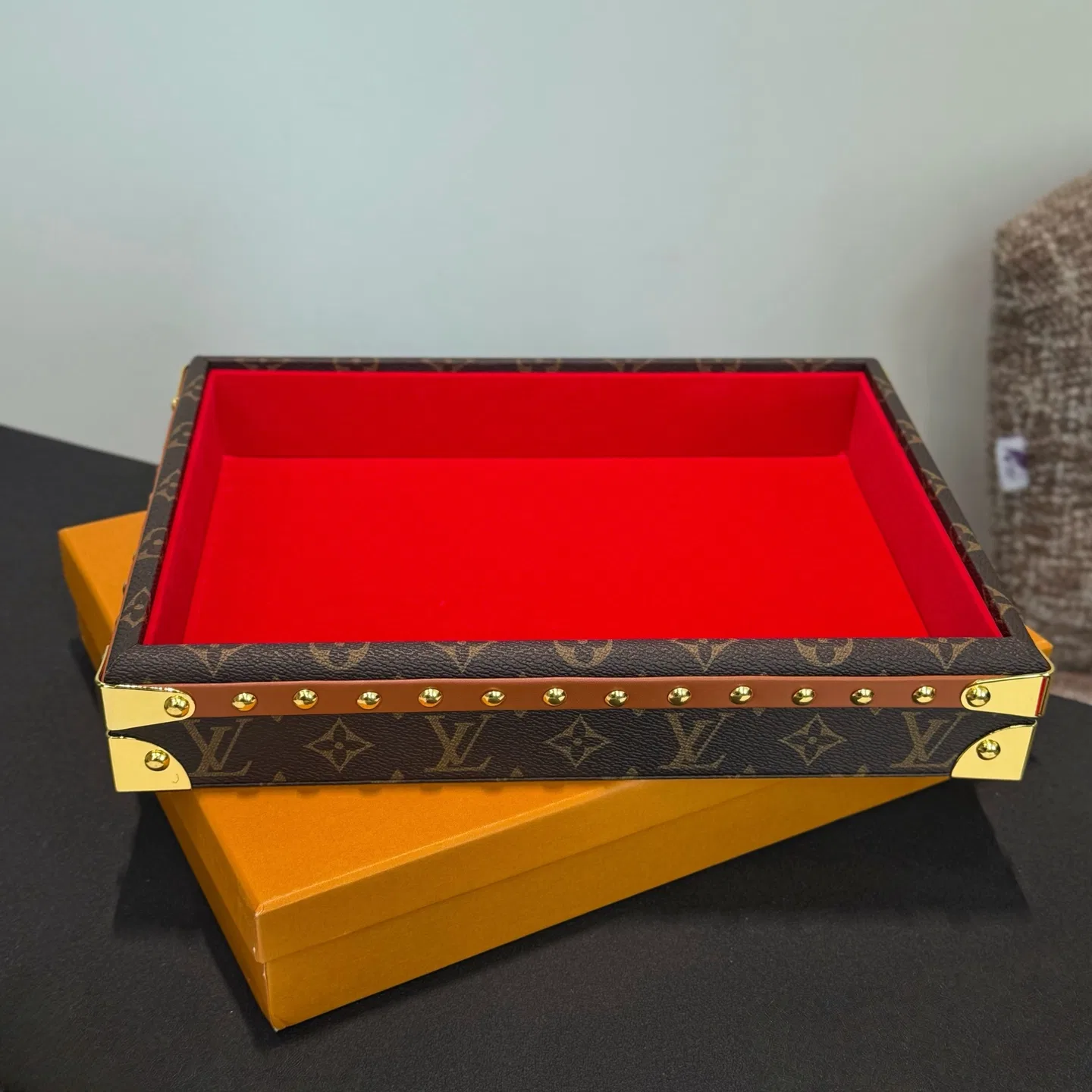 LV 27FW XHWLRED 028 트레이 10