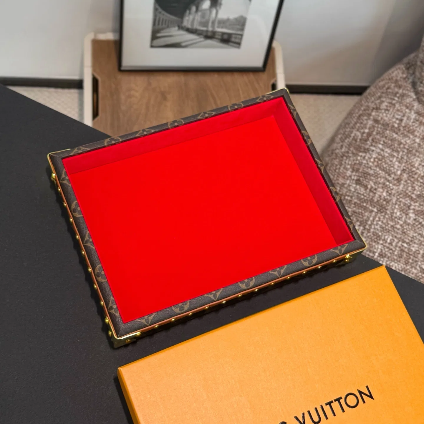 LV 27FW XHWLRED 028 트레이 11