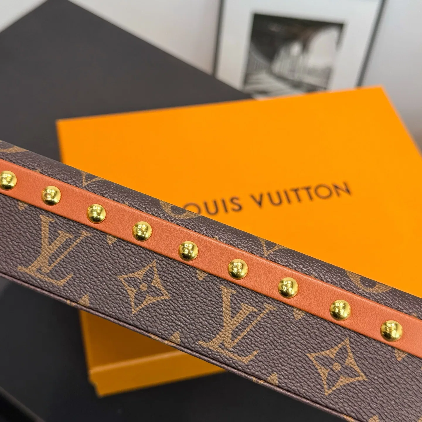 LV 27FW XHWLRED 028 트레이 14