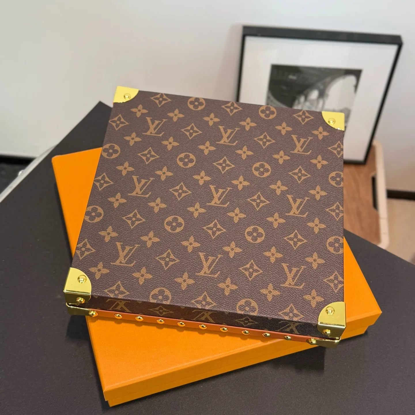 LV 27FW XHWLRED 029 트레이 8