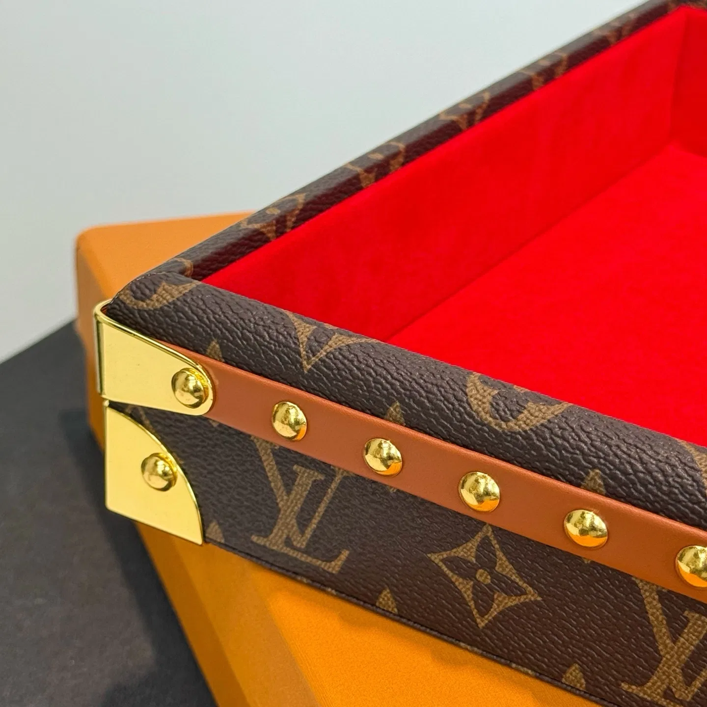 LV 27FW XHWLRED 029 트레이 10