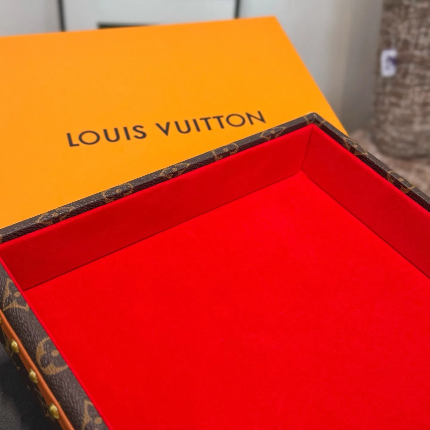 LV 27FW XHWLRED 029 트레이 14