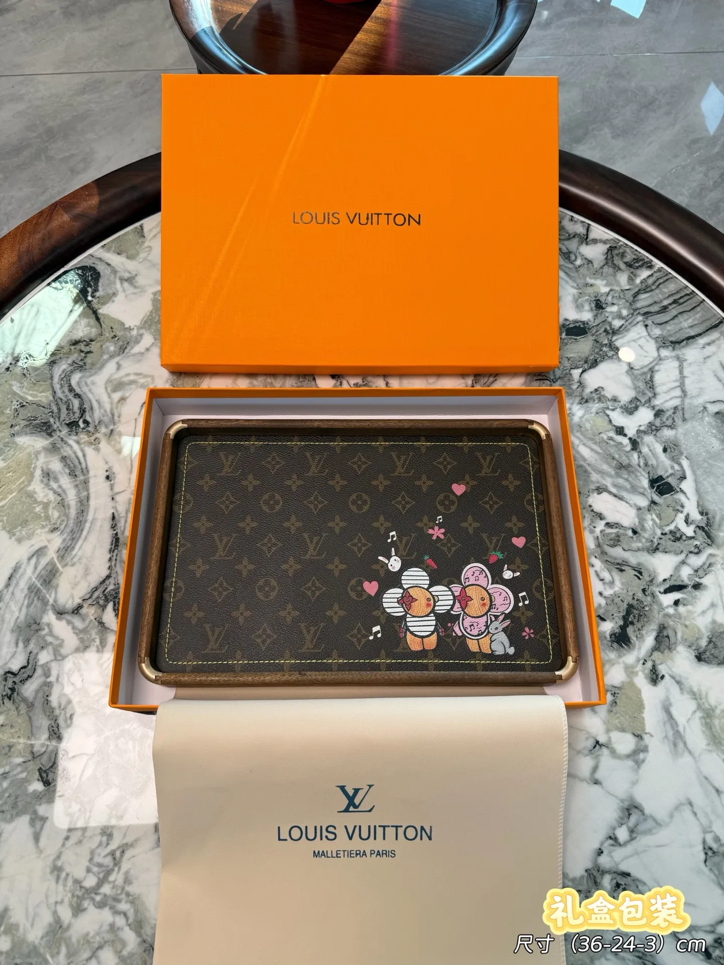 LV 27FW XHWLRED 030 트레이 15
