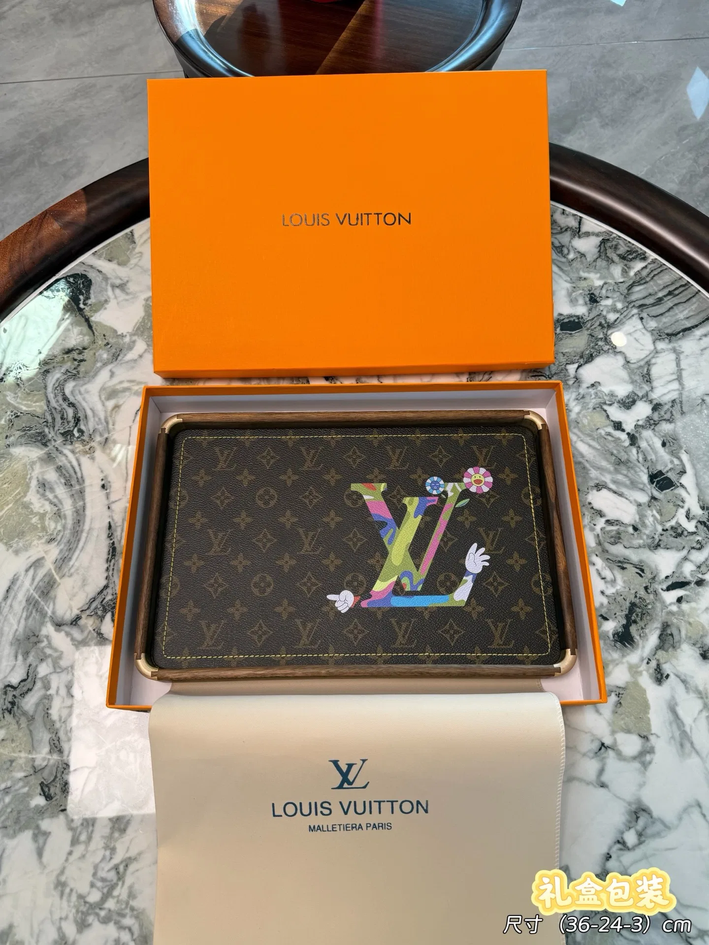 LV 27FW XHWLRED 030 트레이 18