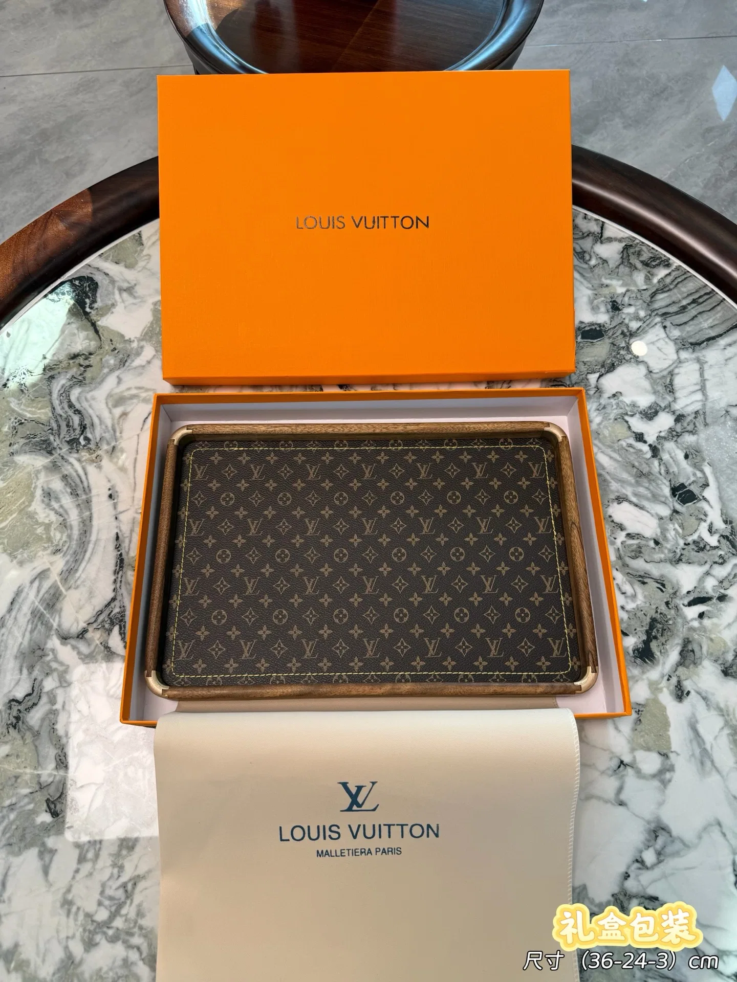 LV 27FW XHWLRED 030 트레이 20