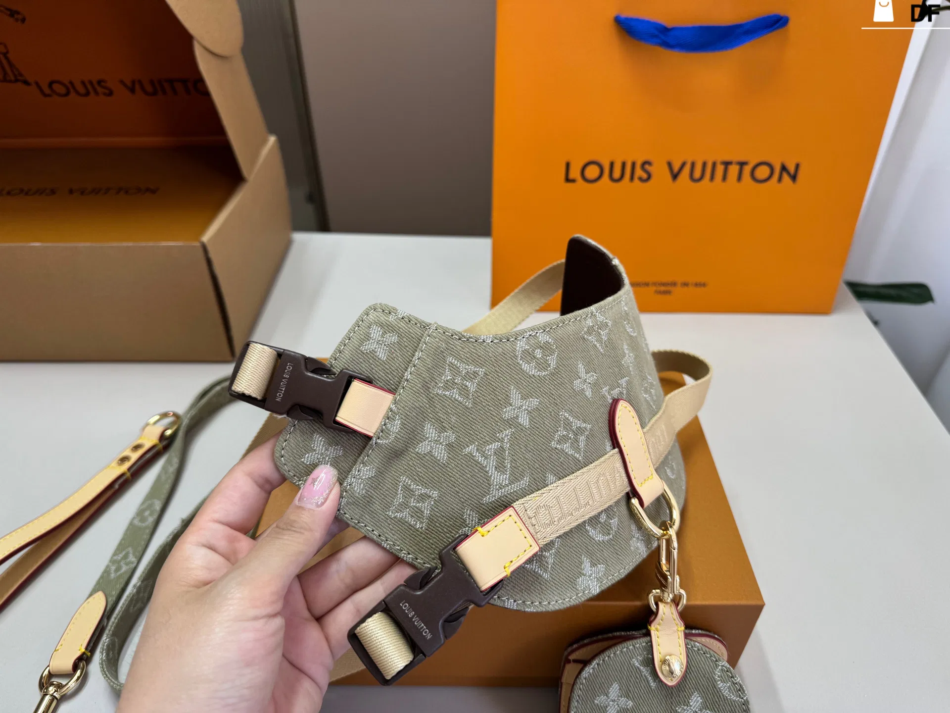 LV 27FW XHWLRED 033 애견목줄세트 83