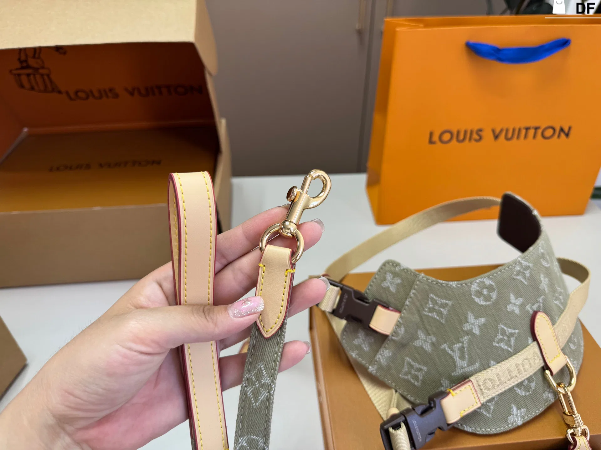 LV 27FW XHWLRED 033 애견목줄세트 87