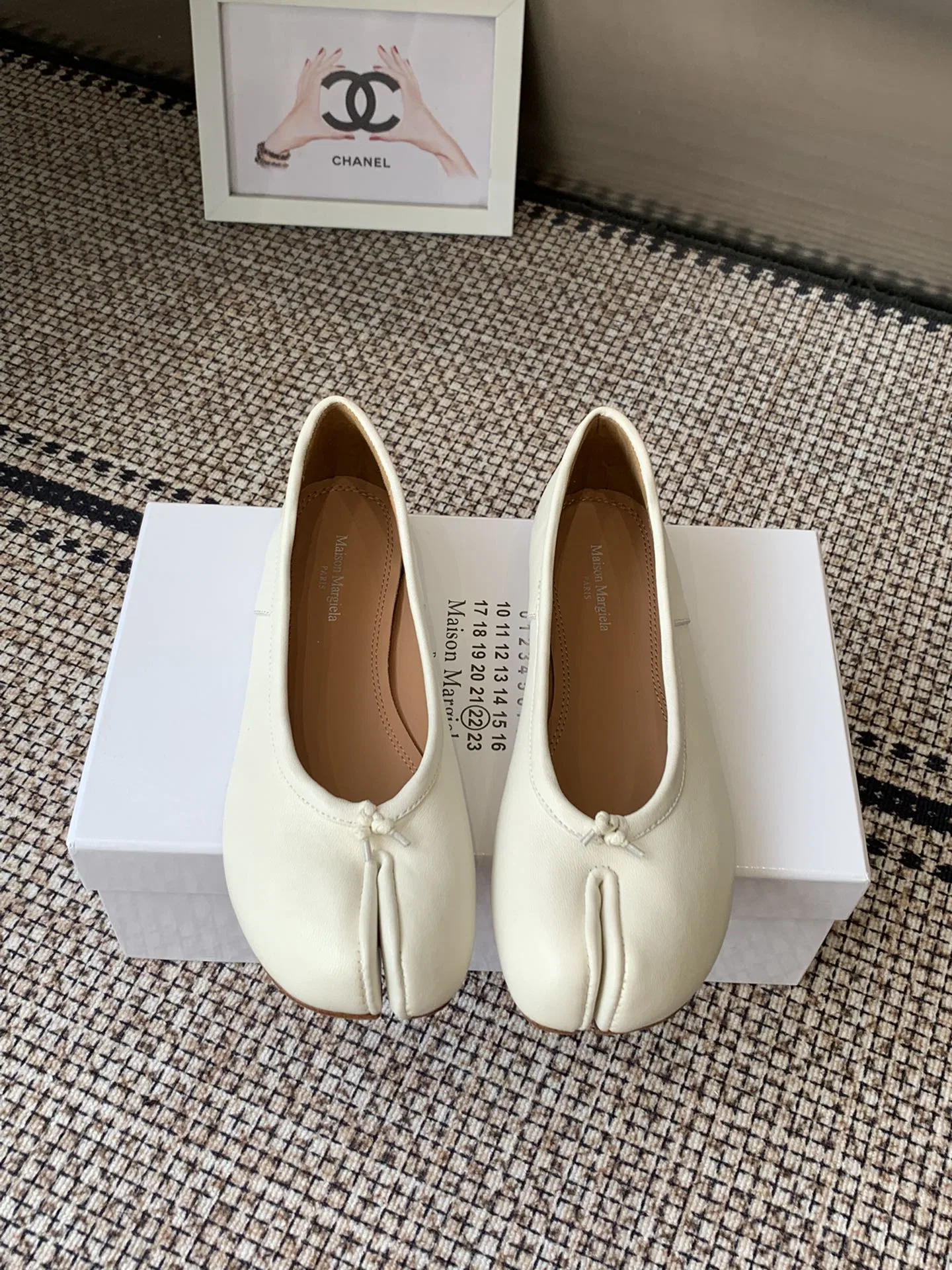 MARAGIELA 27FW ECHZQFN 001 플랫슈즈 25