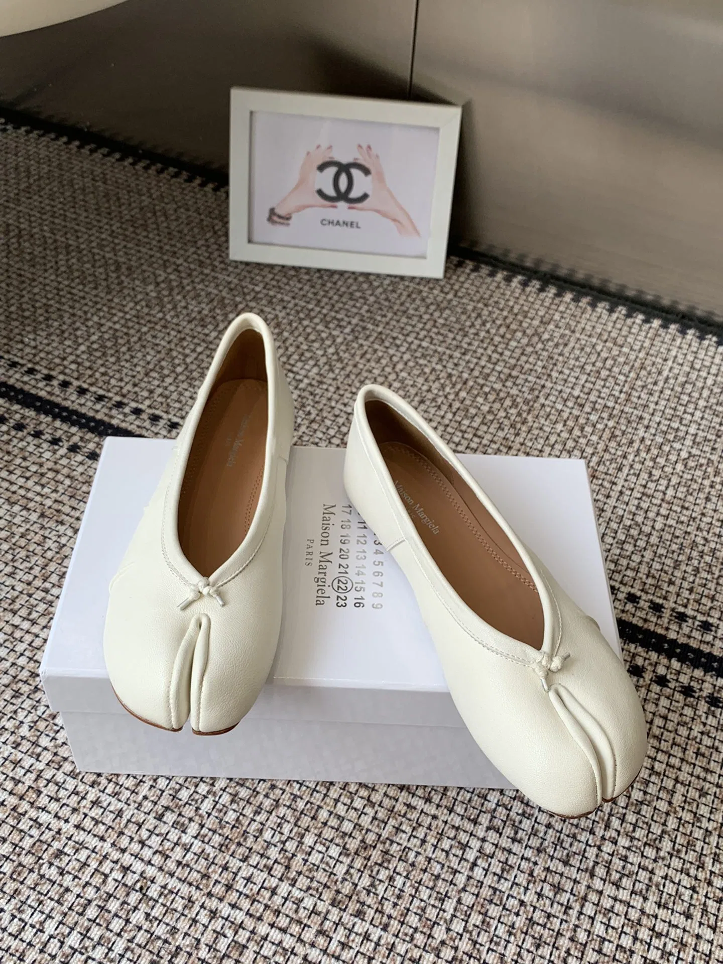 MARAGIELA 27FW ECHZQFN 001 플랫슈즈 66