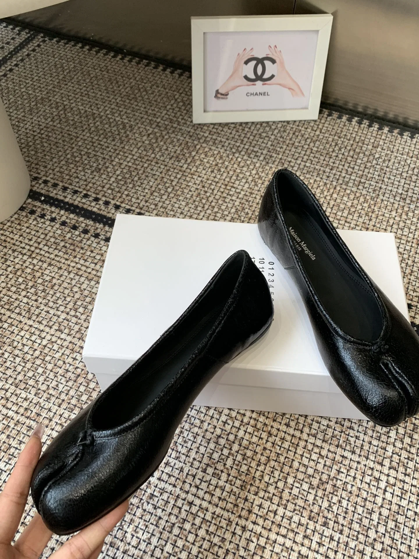 MARAGIELA 27FW ECHZQFN 001 플랫슈즈 110