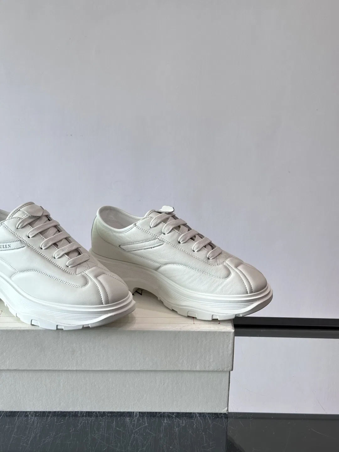 MCQ 27FW HGOQBLE 001 운동화 7