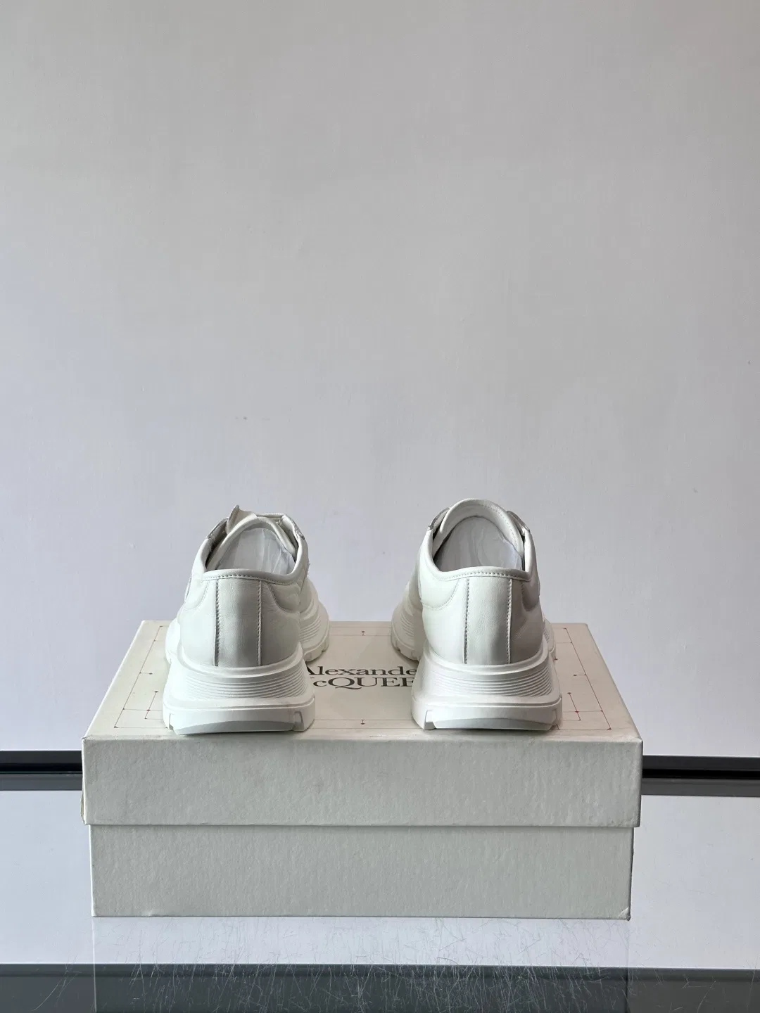 MCQ 27FW HGOQBLE 001 운동화 8