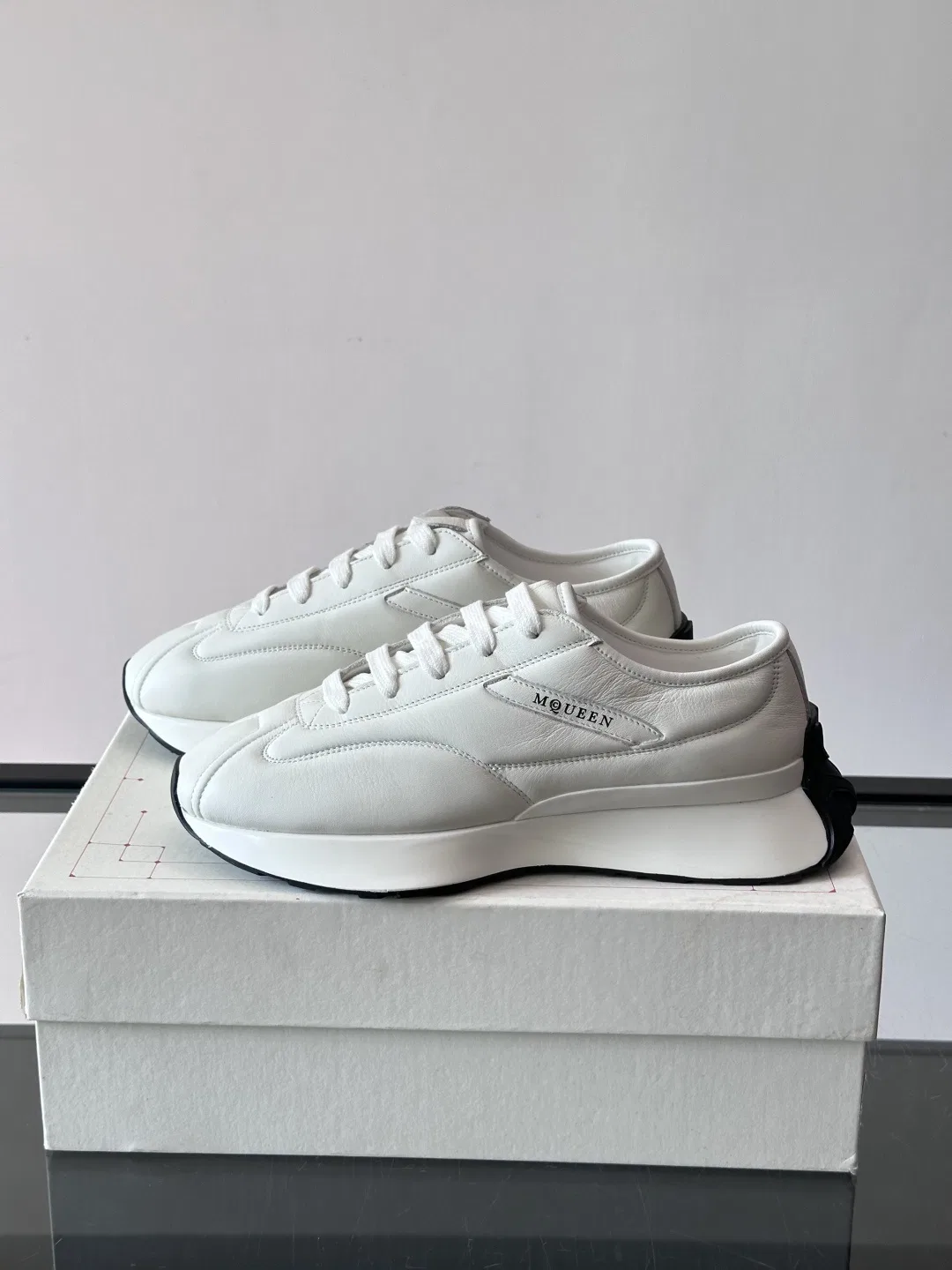 MCQ 27FW HGOQBLE 001 운동화 12