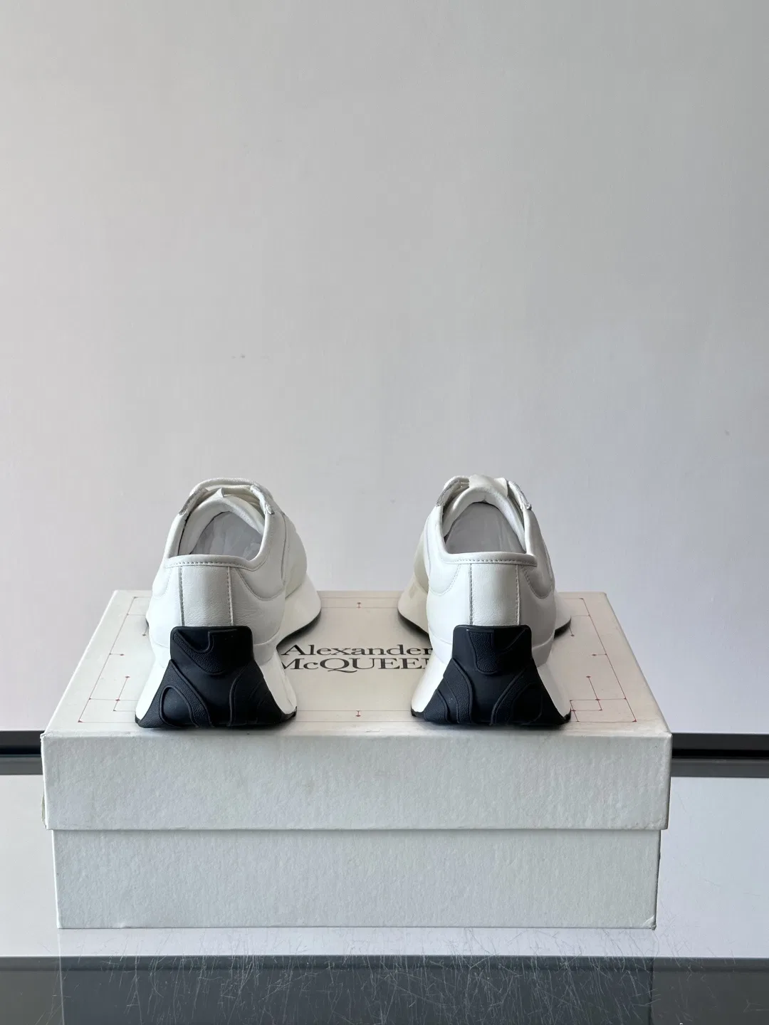 MCQ 27FW HGOQBLE 001 운동화 17