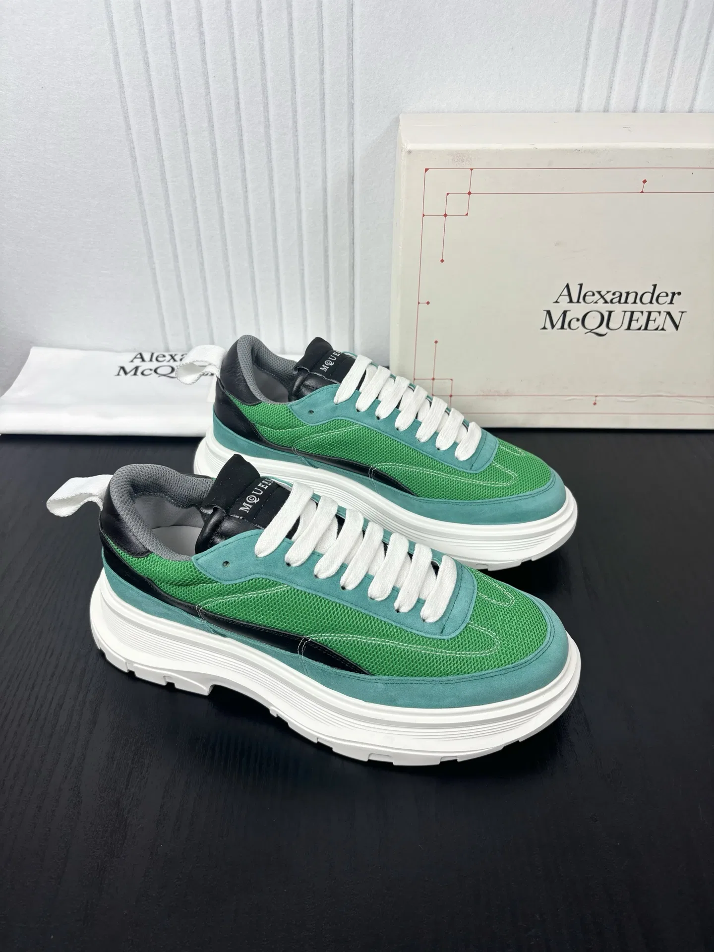 MCQ 27FW MUCSSYH 001 스니커즈 12