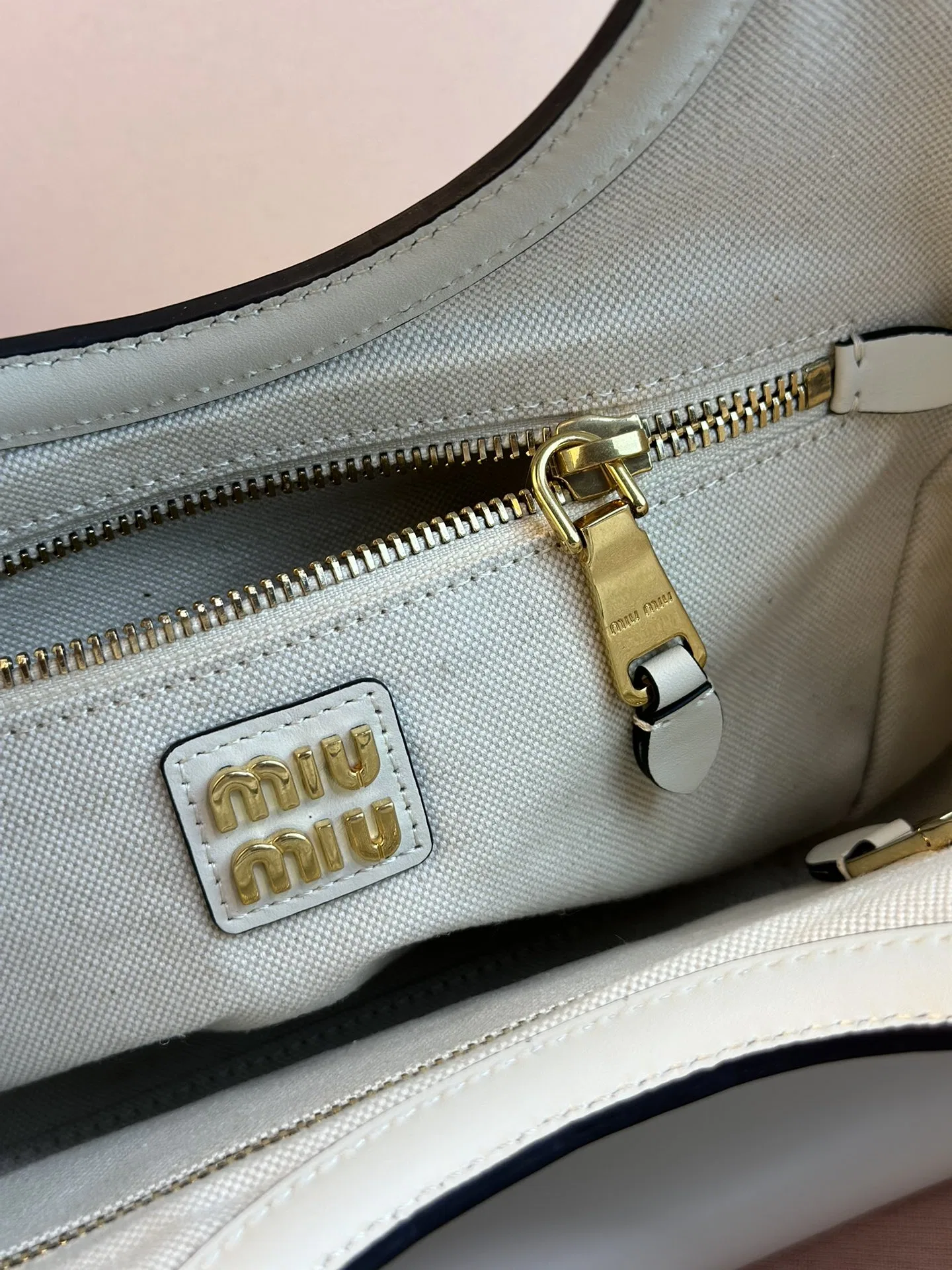 MIU 27FW CPYXMHM 001 토트백 9