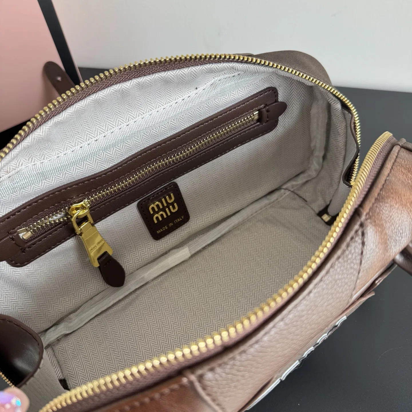 MIU 27FW DJHWJSS 004 미니백 16