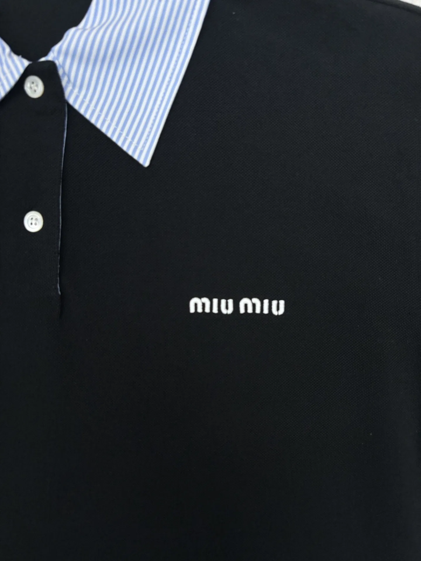 MIU 27FW DJHWJSS 015 폴로반팔티셔츠 8