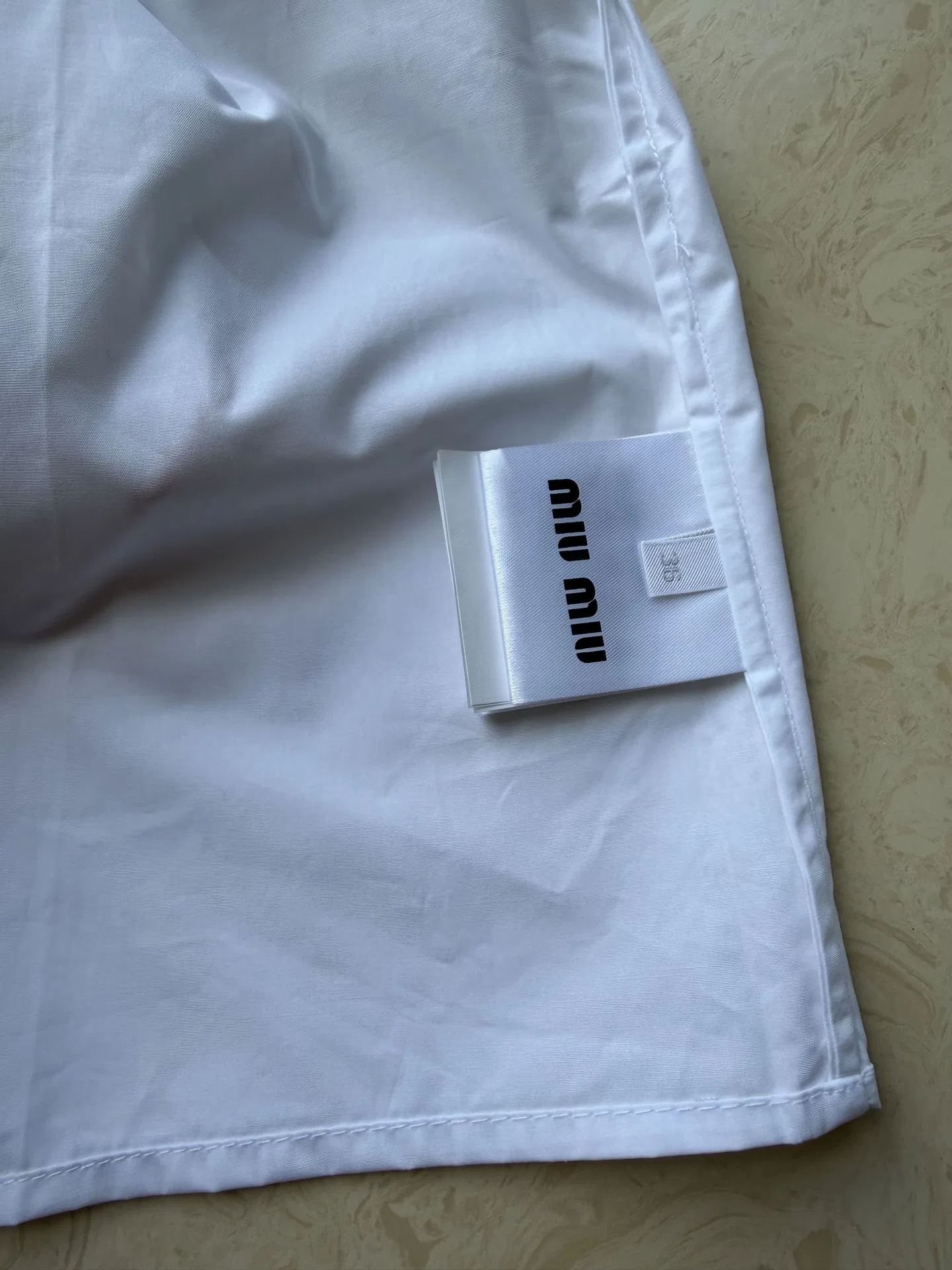 MIU 27FW FAYYDZK 002 반팔셔츠 11