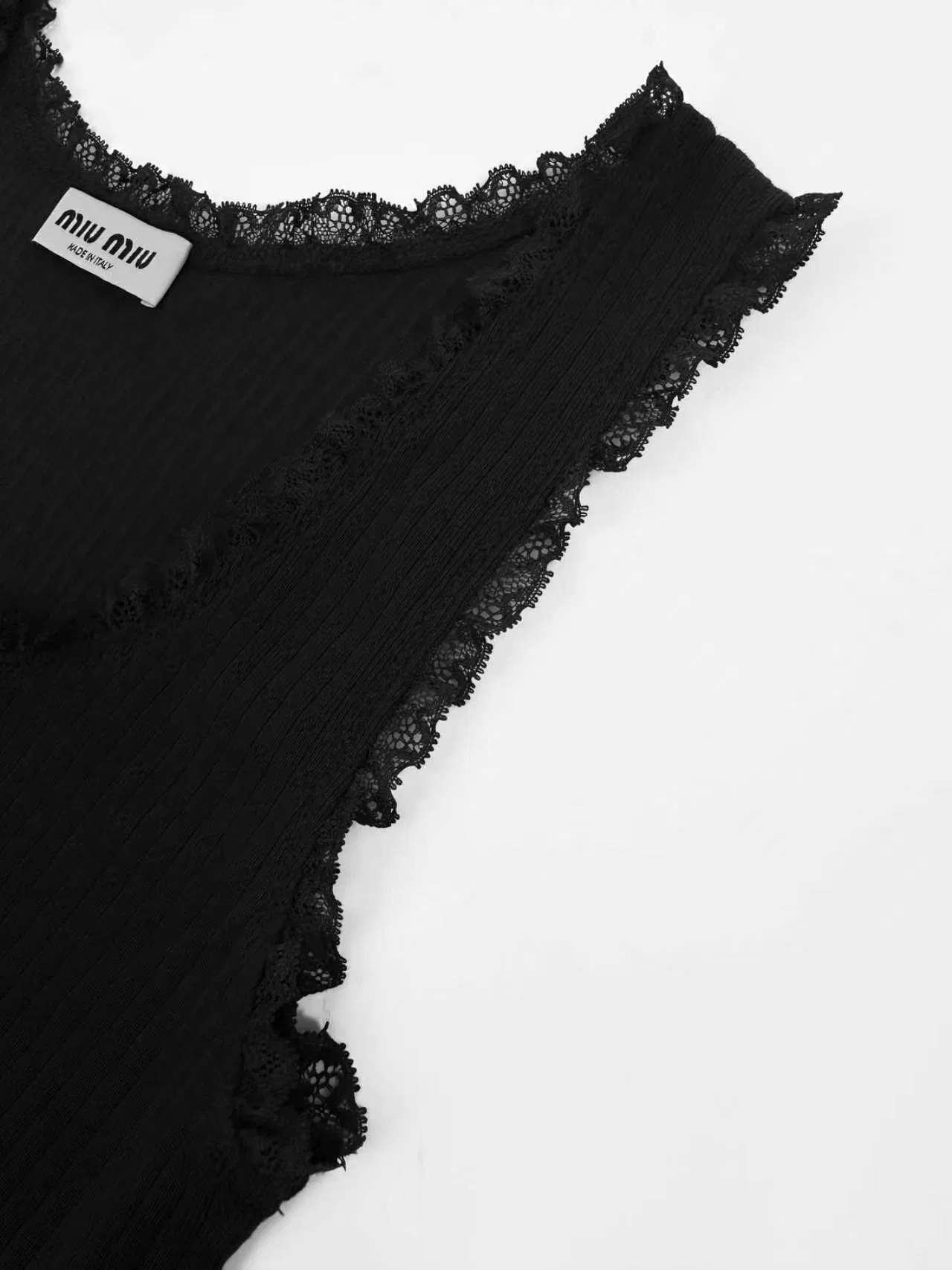 MIU 27FW IDIZMXF 003 나시 17
