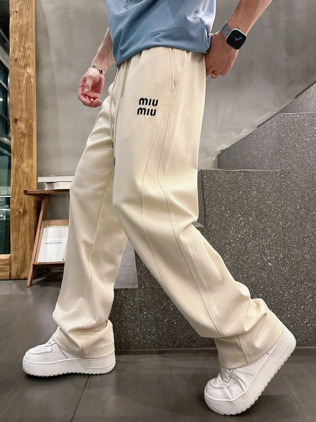 MIU 27FW JAEXKUM 001 스웻팬츠 10