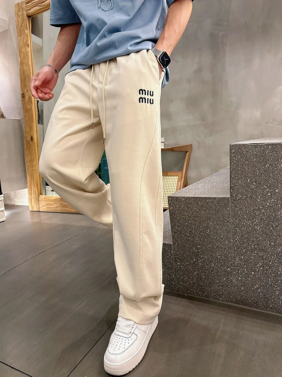 MIU 27FW JAEXKUM 001 스웻팬츠 13
