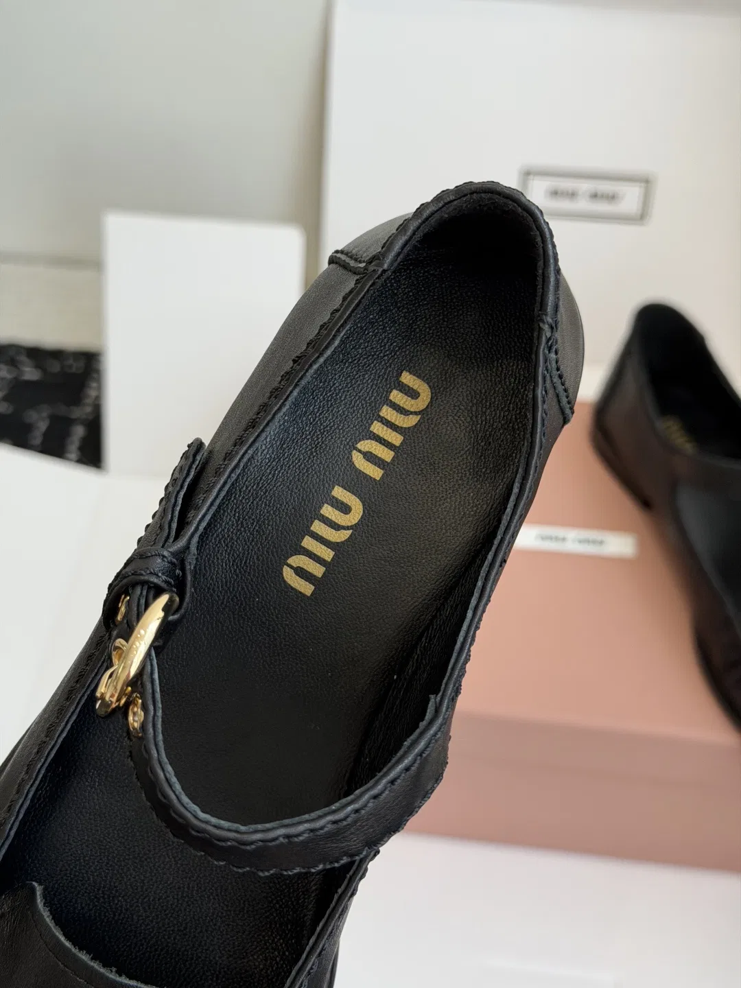 MIU 27FW MMSYKYS 001 샌들 8