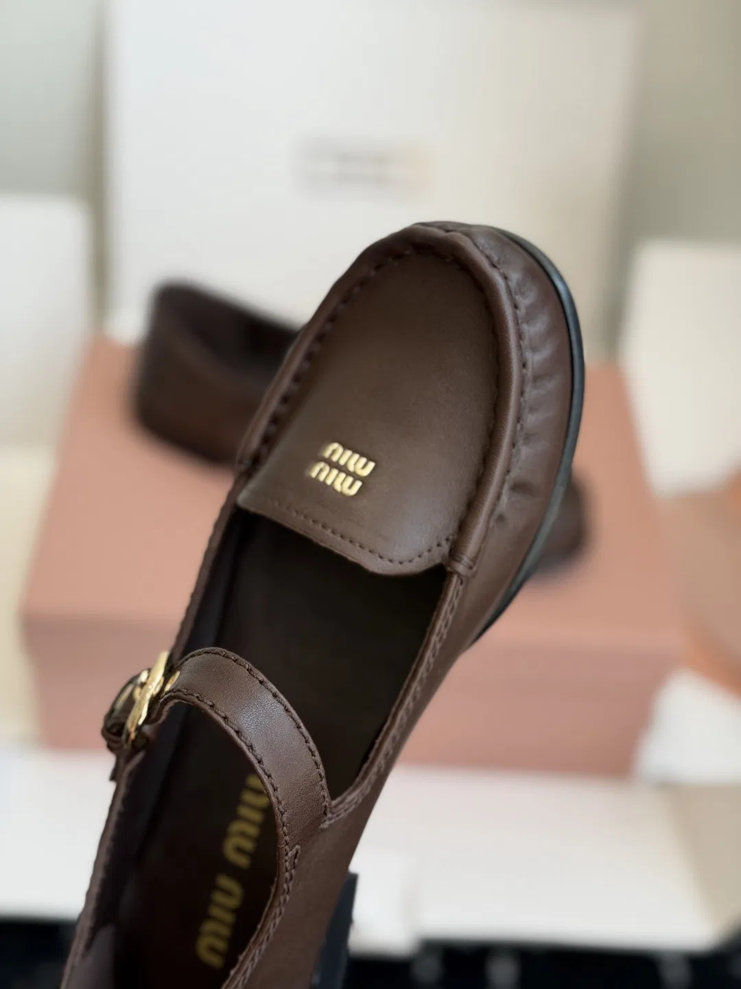 MIU 27FW MMSYKYS 001 샌들 14