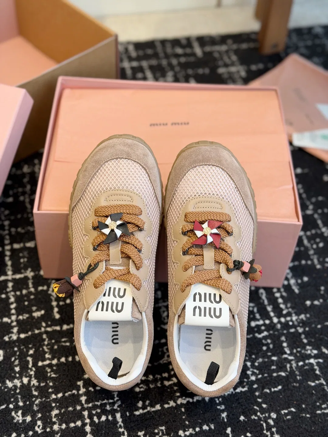 MIU 27FW MMSYKYS 002 운동화 12
