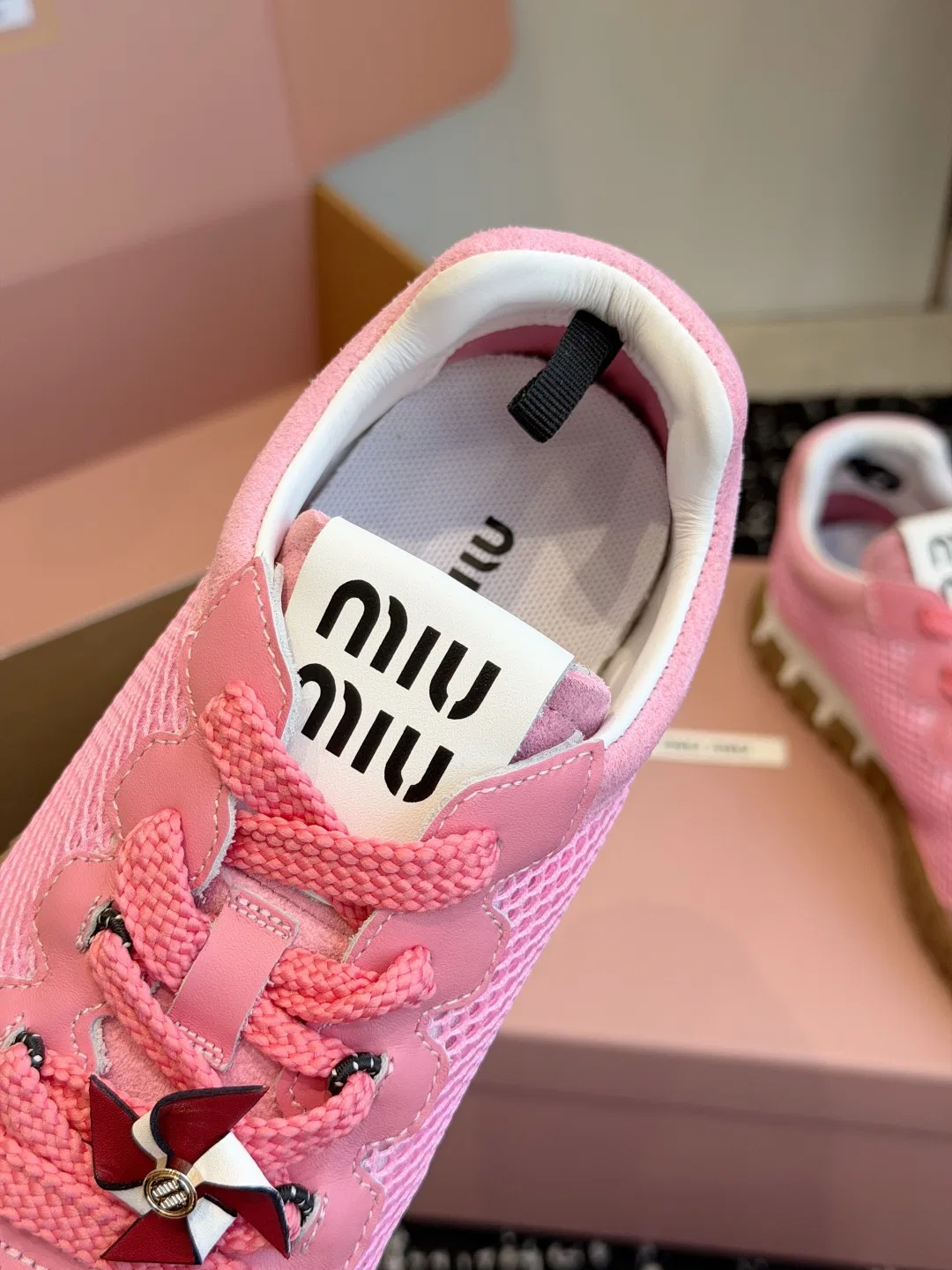 MIU 27FW MMSYKYS 002 운동화 25